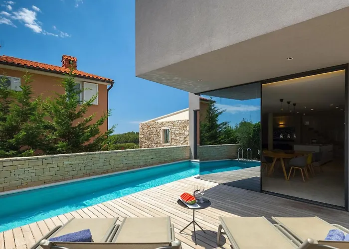 Hello Sunshine Пореч